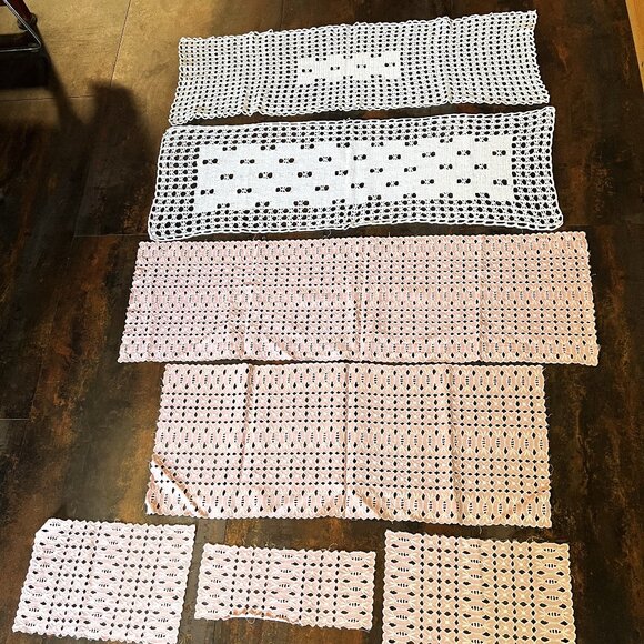 7 Count Vintage White & Pink Rectangular Eyelet Lace Doilies, Various Sizes - Picture 6 of 6